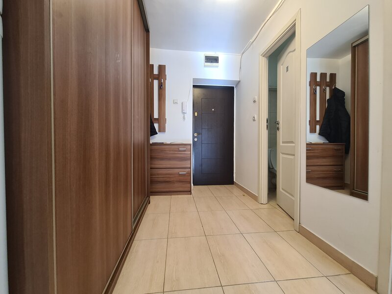 Eroilor, 8 minuie metrou, garsoniera, boiler, DB1703.