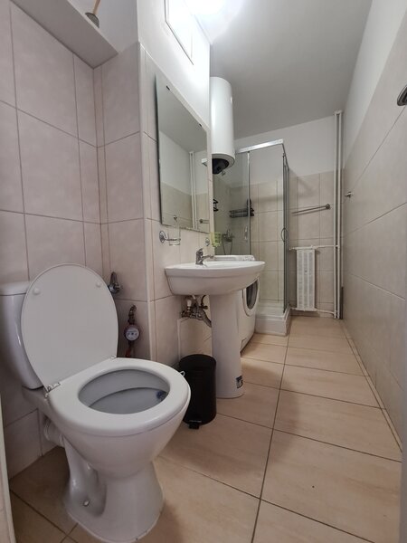 Eroilor, 8 minuie metrou, garsoniera, boiler, DB1703.